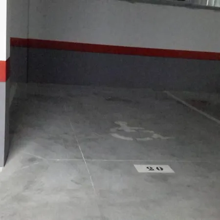Boliches Wifi Parking Фуэнхирола