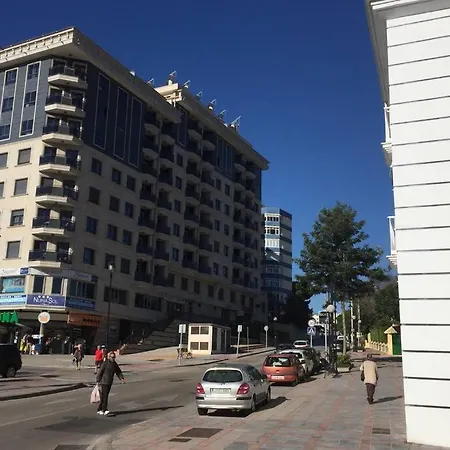 شقة Boliches Wifi Parking